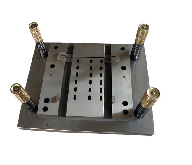 冲压模具加工时爆裂原因分析