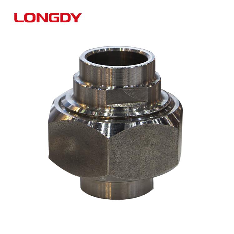 破解机加件加工难题：五轴联动旋转台同步误差补偿不足的突围之路